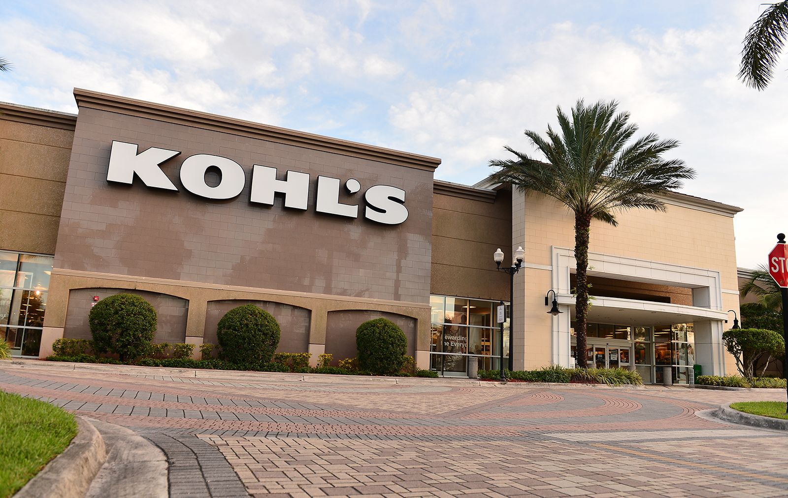 Kohl's Is Said to Field Takeover Interest From Two Suitors - Bloomberg