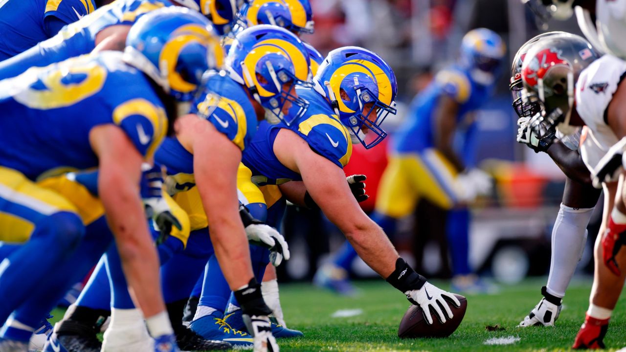 The Rams and Buccaneers at the line of scrimmage.