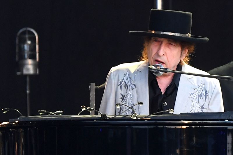 Bob Dylan sells his entire catalog of recorded music to Sony Music