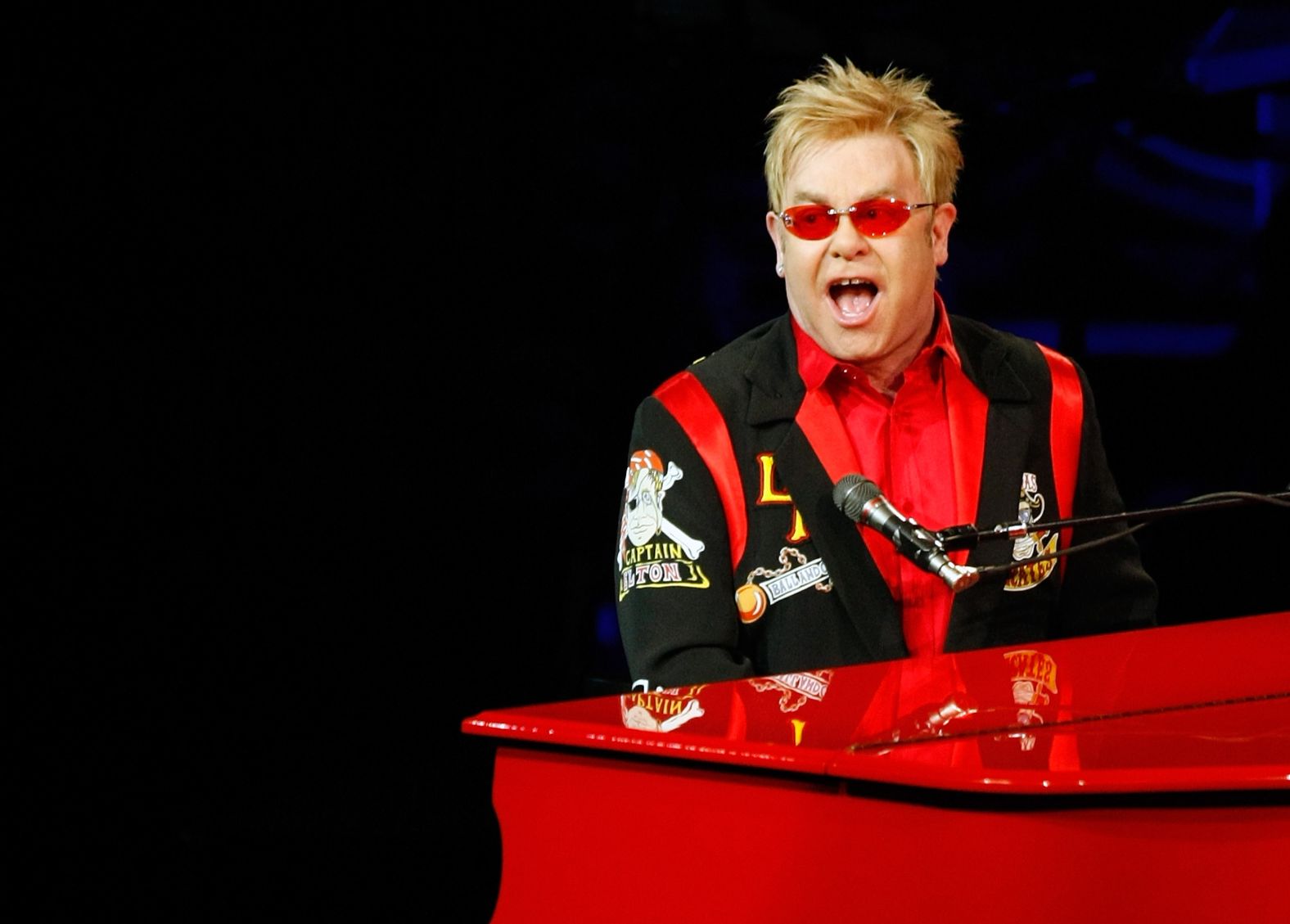 John gives his final performance of "The Red Piano" in 2009. The show had been held in Las Vegas since 2004. In 2011, John started another Las Vegas residency, "The Million Dollar Piano."