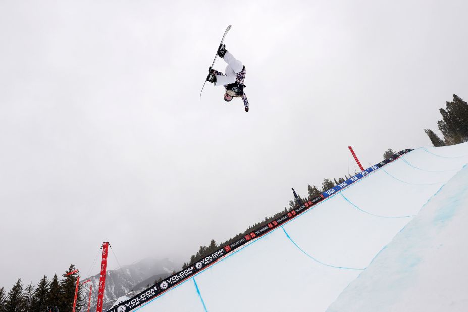 <strong>Chloe Kim (United States):</strong> Kim, an American snowboarder, was one of the breakout stars from the 2018 Winter Games, <a href="https://www.cnn.com/2018/02/14/sport/cnn-photos-chloe-kim-halfpipe-triumph/index.html" target="_blank">winning gold in the halfpipe</a> at the age of 17. Four years later, she's favored to defend her title. Kim also won gold at the last two World Championships.