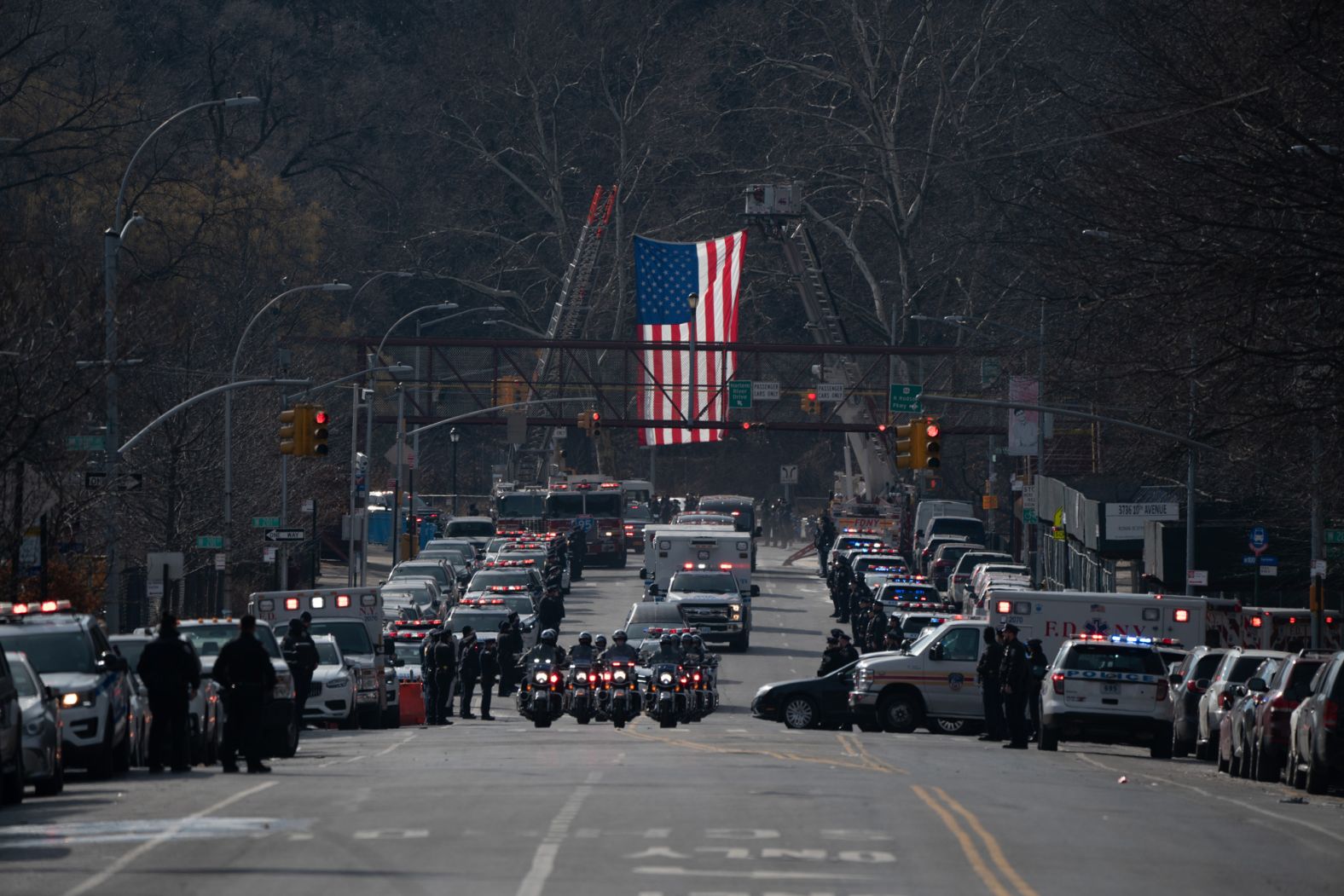 A procession for Rivera's remains makes its way to his funeral.