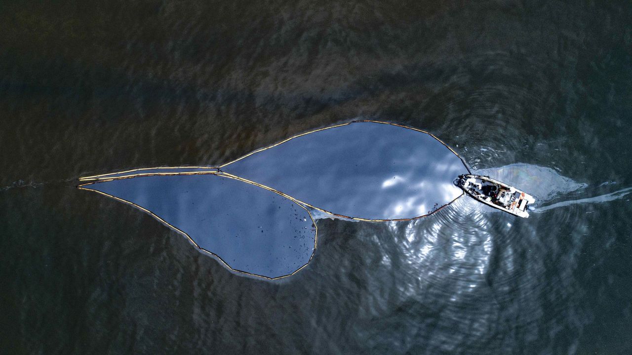 This aerial photo, taken on Saturday, January 22, shows oil cleaning operations in the Ventanilla Sea, north of Lima, Peru. The oil spill was blamed on abnormal waves triggered by <a href="https://www.cnn.com/2022/01/15/asia/tsunami-warning-tonga-volcano-intl-hnk/index.html" target="_blank">the eruption of an underwater volcano near Tonga.</a>