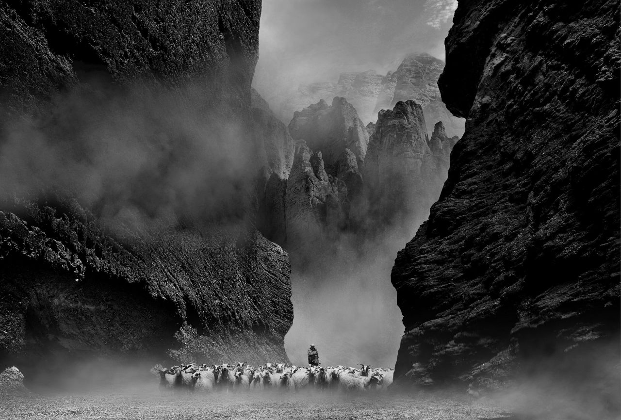 Zhao Jinli's "Shepherd on an Ancient Road" was shot in the northwestern province of Gansu. 