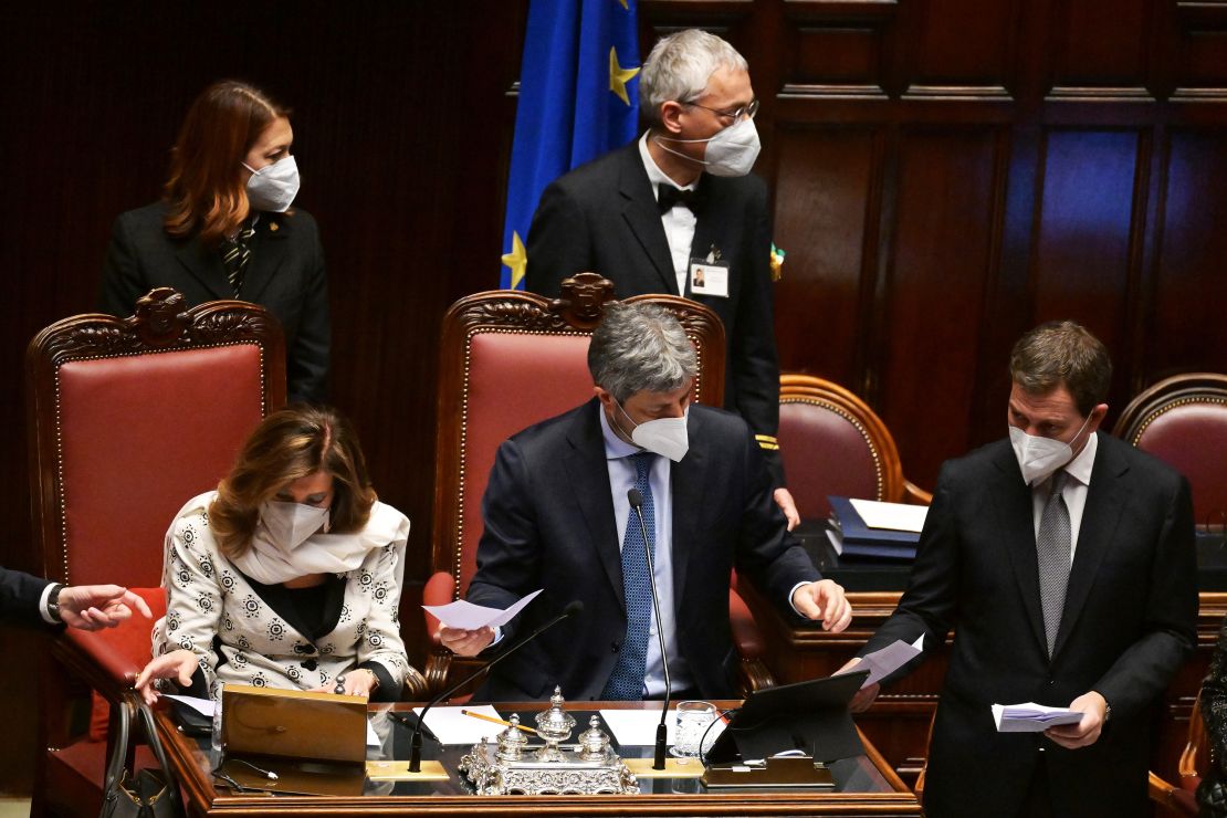Elisabetta Casellati and Roberto Fico count the voting papers during the seventh voting session, on January 29, 2022.