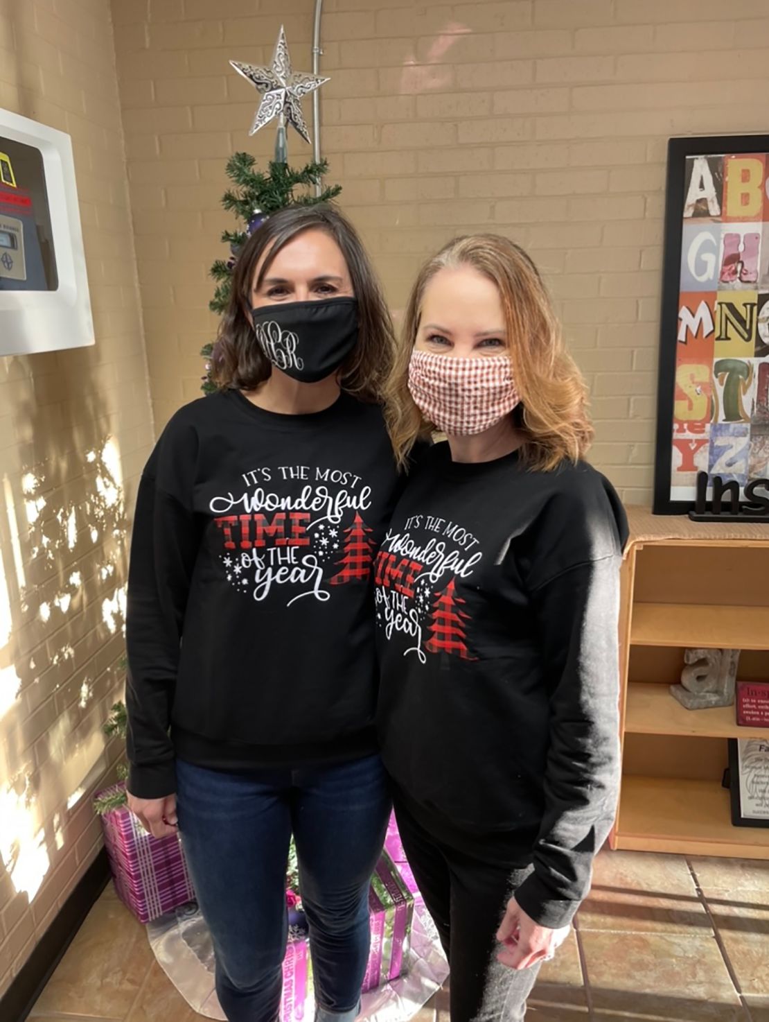 Jami Cole, right, with her colleague Dana Lorher in their school in Oklahoma this winter.