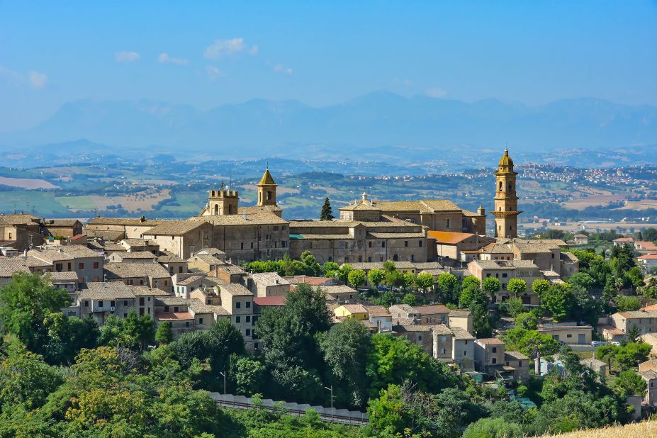 <strong>Glamorous game: </strong>Macerata is home to Italy's most spectacular sferisterio.