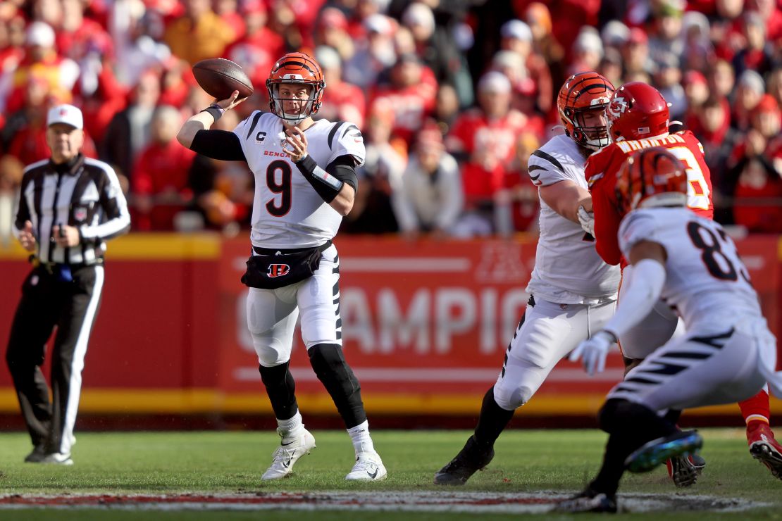 Burrow throws a first quarter pass against the Chiefs.