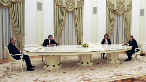 التقى أوربان بحليفه بوتين قبل أسابيع قليلة من غزو موسكو لأوكرانيا.