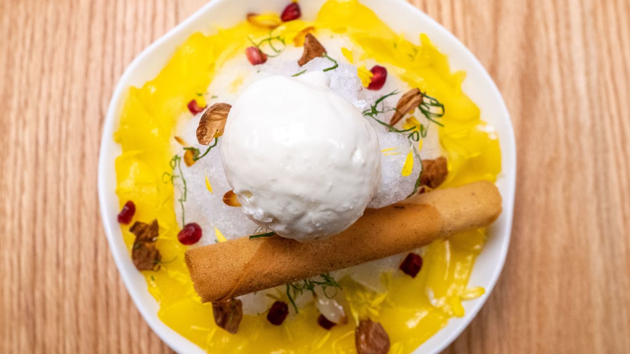 Kojaki's mango bingsu.