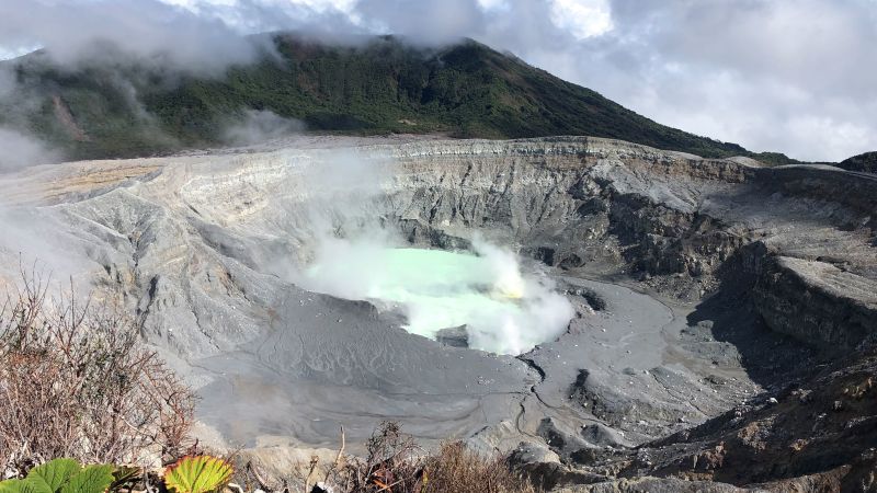 Toxic volcanic lake reveals how life may have been possible on ancient ...