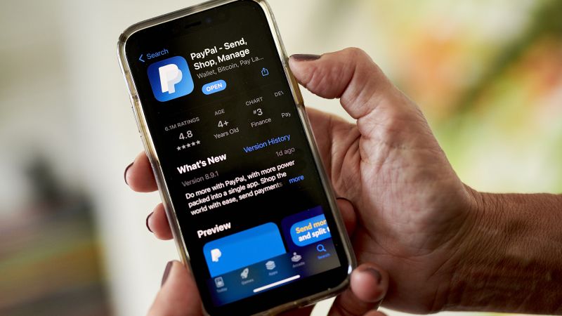 NextImg:PayPal will lay off 2,000 workers, or 7% of staff | CNN Business