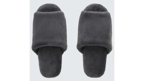 Uniqlo fleece slippers
