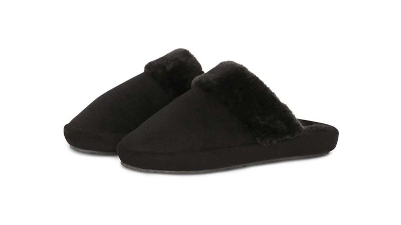 Best slippers for women and men Cozy and warm CNN Underscored