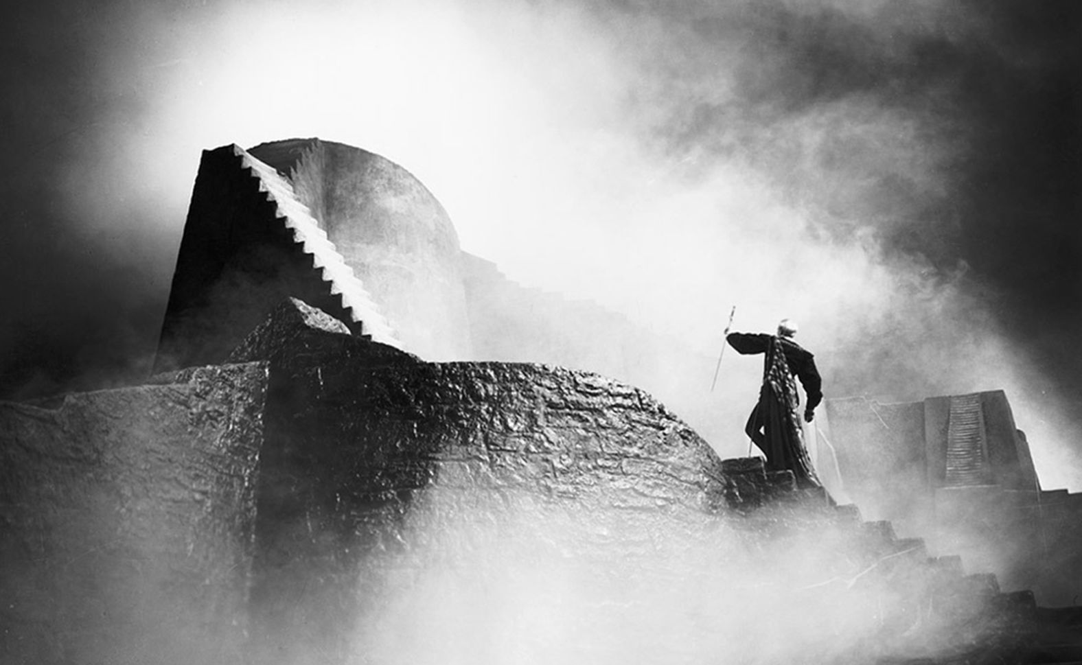 <strong>"Hamlet" (1949):</strong> A British film took home the best picture Oscar when Laurence Olivier directed himself in an Oscar-winning role as Shakespeare's famous Danish prince who cannot make up his mind. Olivier trimmed the play's text and chose to do Hamlet's famous soliloquy ("To be, or not to be, that is the question") as a voice-over. Jean Simmons was Ophelia.