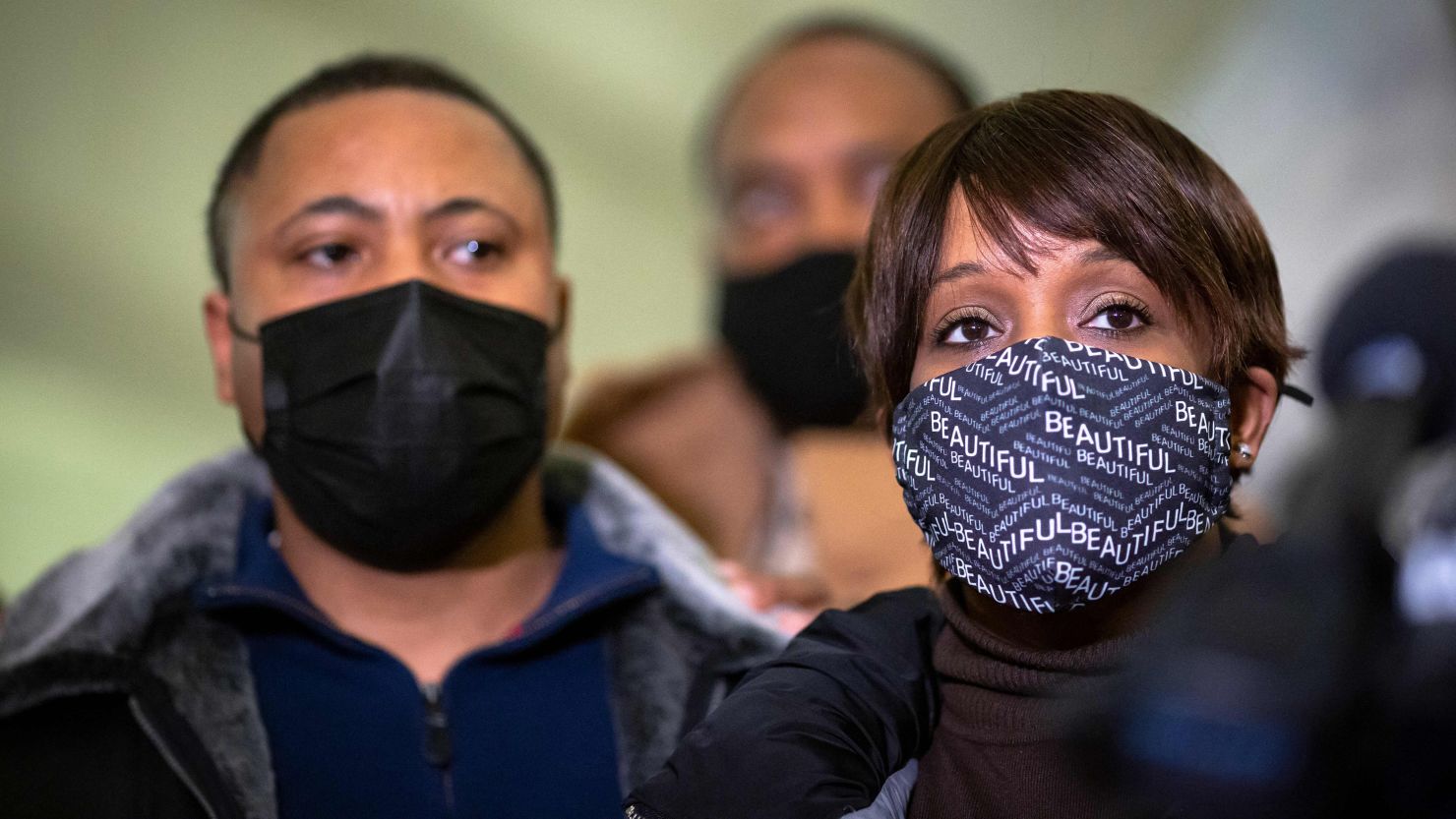 Amir Locke's parents, Andre Locke and Karen Wells, at a news conference on February 4 at City Hall in Minneapolis.