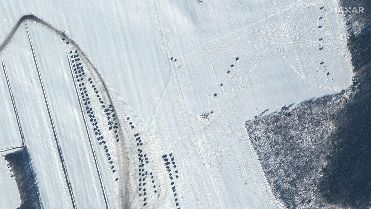 Maxar's satellite images show that for the first time several tent encampments have been created at Rechitsa, in the Homel region of Belarus.