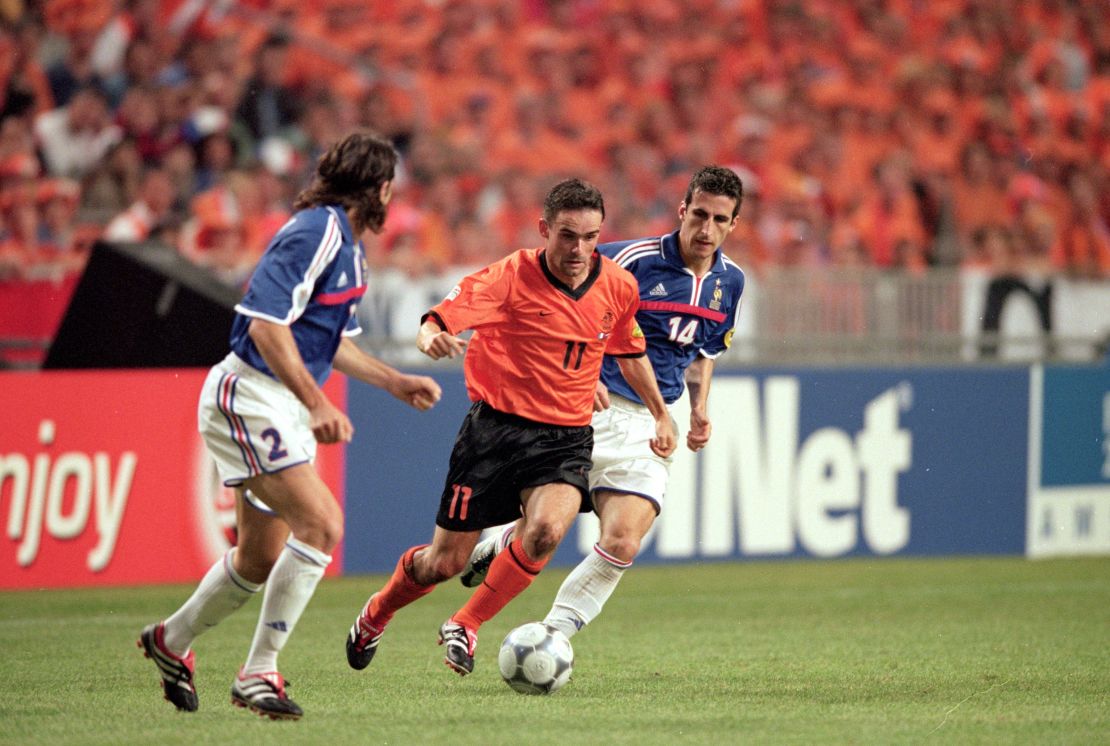 Overmars playing against France during the European Championships in 2000.