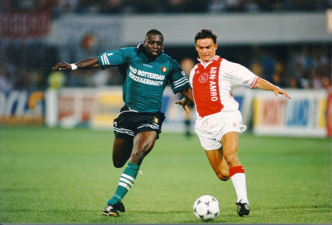 Overmars playing for Ajax against Feyenoord on August 16, 1995.