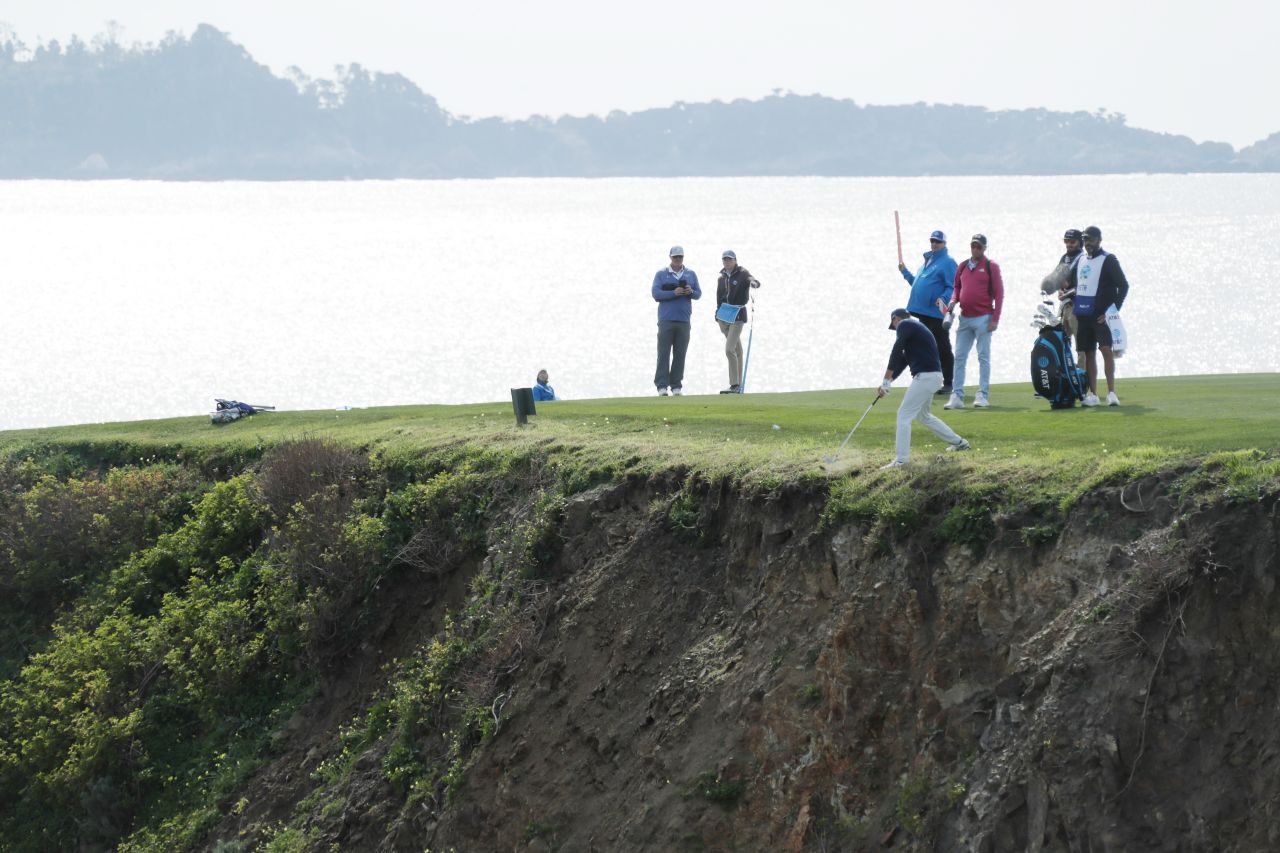 As Jordan Spieth discovered when he played his second shot on the eighth hole at the AT&T Pebble Beach Pro-Am on Saturday.