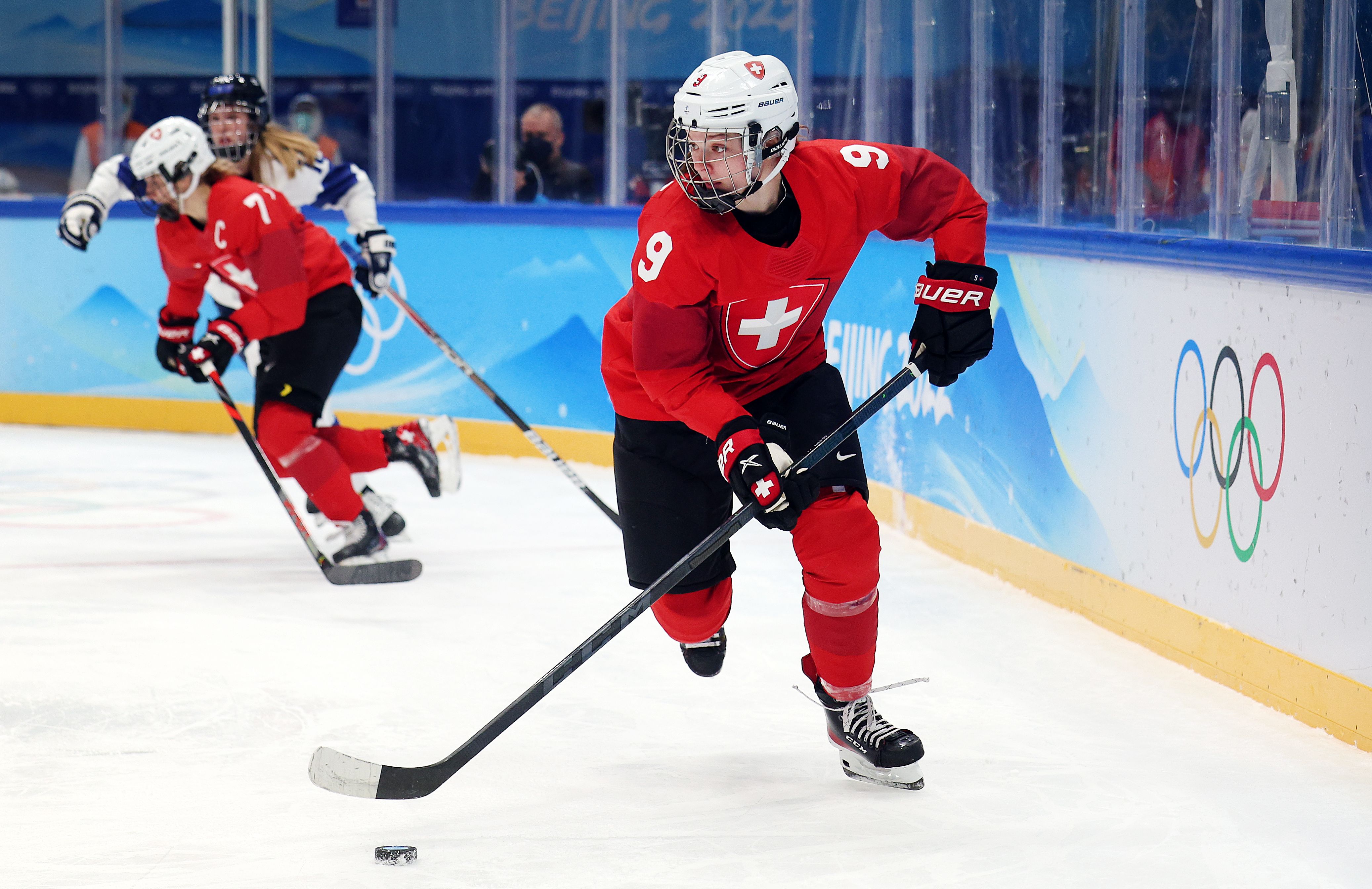 Прямые трансляции футбол хоккей теннис. Польские хоккеисты. Ice Hockey. Хоккей теннис. Ник пол хоккеист.