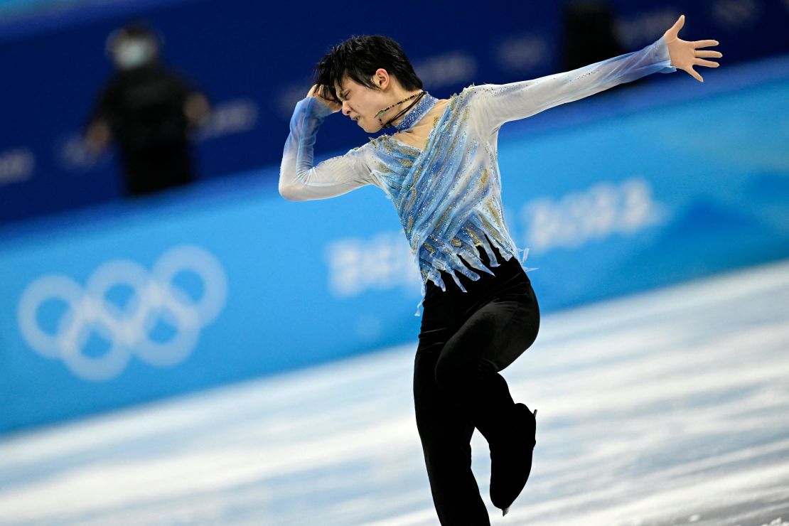 Hanyu sits in eighth after a costly early error.