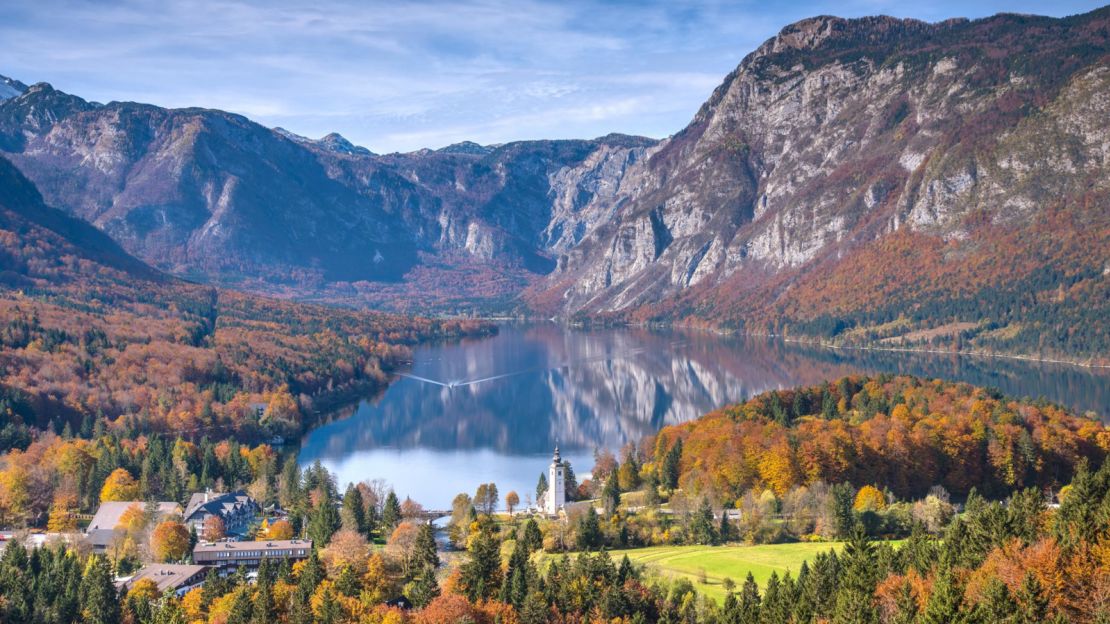 Lake Bohinj: Popular with paddlers.