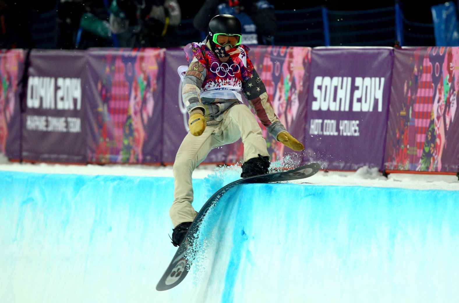 White crashes on the halfpipe at the 2014 Winter Olympics in Russia. He finished in fourth place.