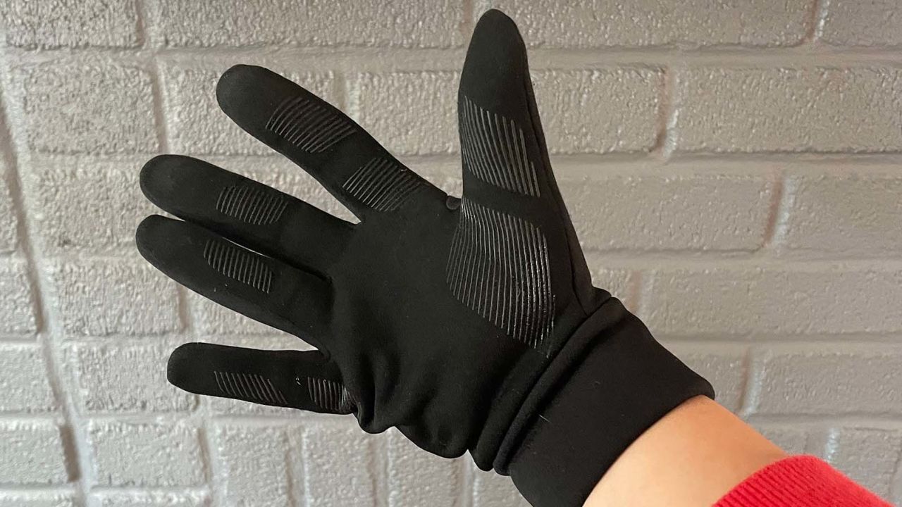 Heat Holders  Women's Solid Cable Knit Gloves - Black