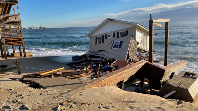 North Carolina beachfront home crumbles into ocean | CNN