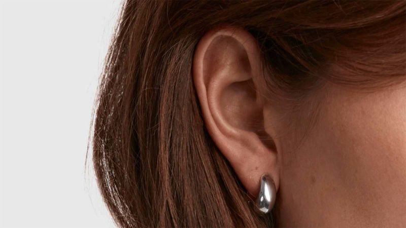 19 best hoop earrings to elevate any outfit | CNN Underscored