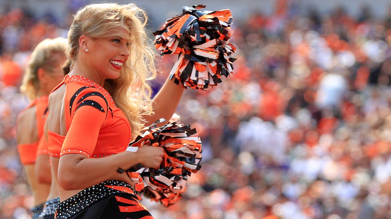 Porn Cheerleaders Show It All - NFL cheer uniforms have been scrutinized since the 1970s, but critics might  be missing the point | CNN