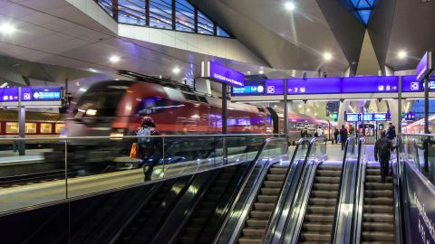 OBB's red RailJets are now running from Vienna to Frankfurt.