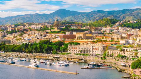 The Frecciabianca now speeds across Sicily to Messina.