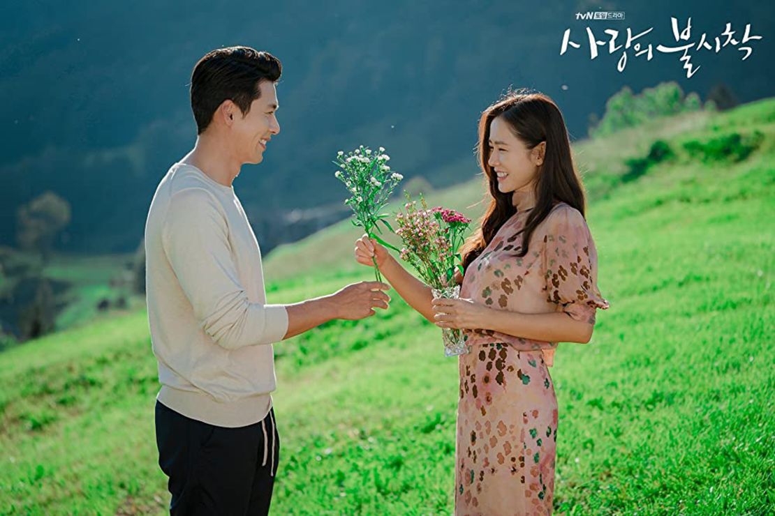 Son Ye-jin and Hyun Bin in a still from "Crash Landing On You" (2019).