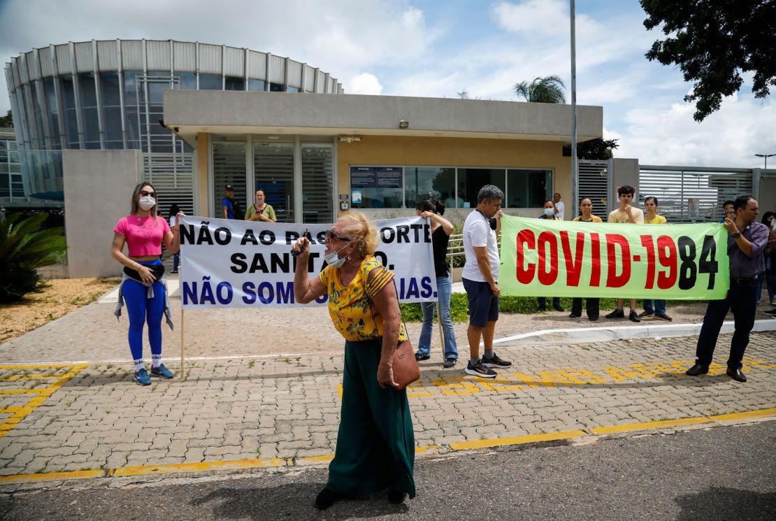 Raging pandemic shuts down Sao Paulo as Brazil nears Pfizer deal