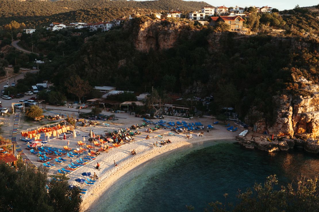 Büyükcakıl offers a more active beach experience.