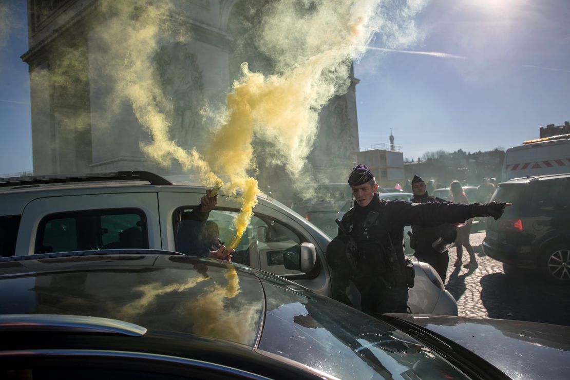 Paris police said in a statement on Twitter that "no blocking will be tolerated" and officers are also currently working "to disperse participants of banned protests" near the Champs-élysées.