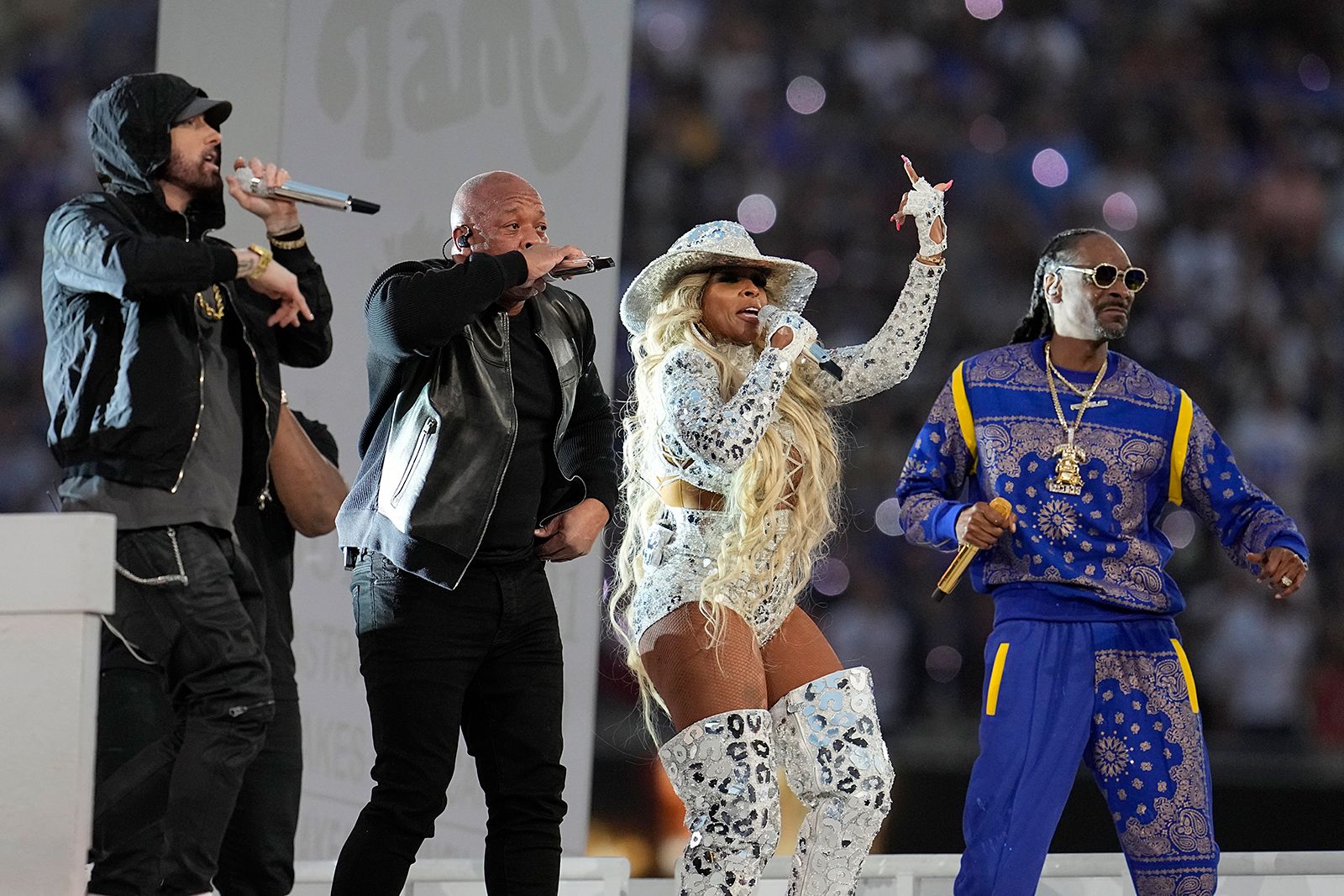 Mary J Blige's jaw-dropping sequin outfit 'won' Super Bowl half