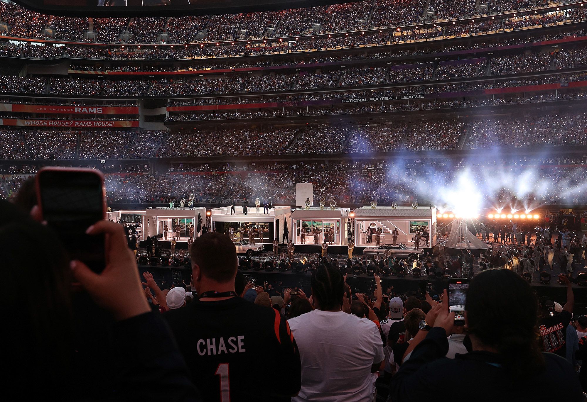 50 Cent Makes Surprise Appearance During Super Bowl 2022 Halftime Show:  Photo 4704849, 2022 Super Bowl, 50 Cent, Super Bowl Photos