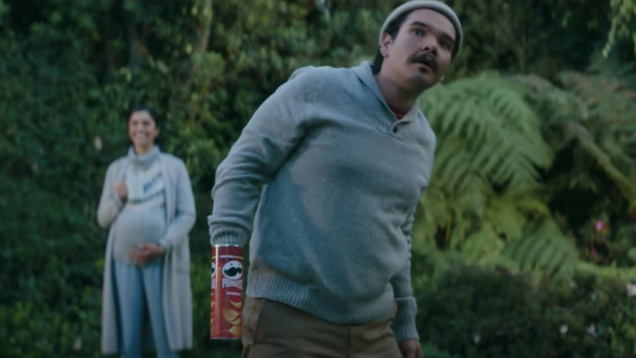 A scene from Pringles' 2022 Super Bowl ad