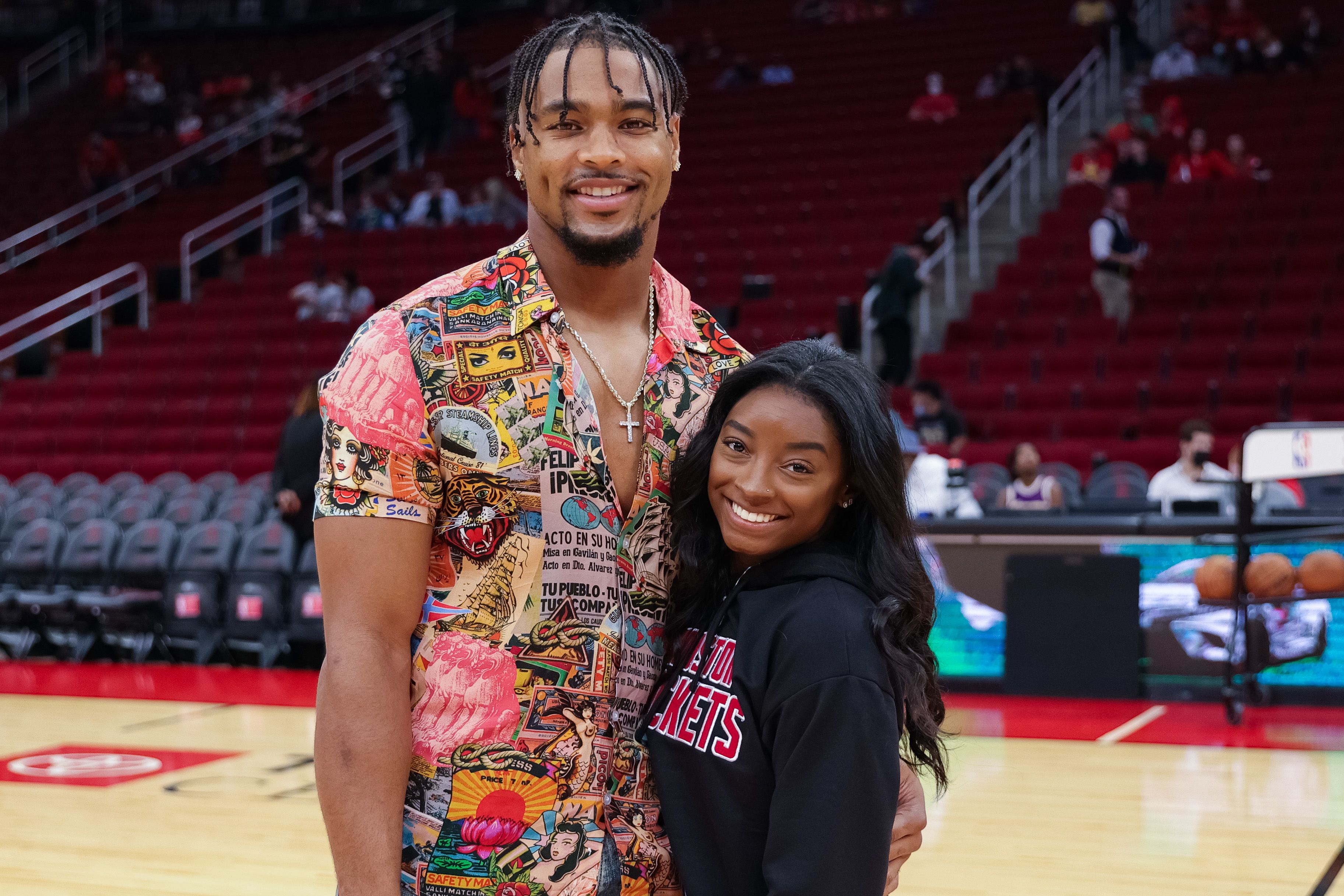 Simone Biles and Jonathan Owens are engaged | CNN