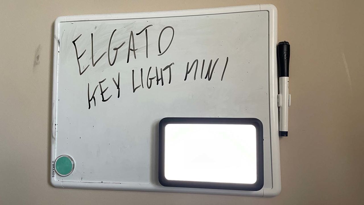 elgato key light mini whiteboard
