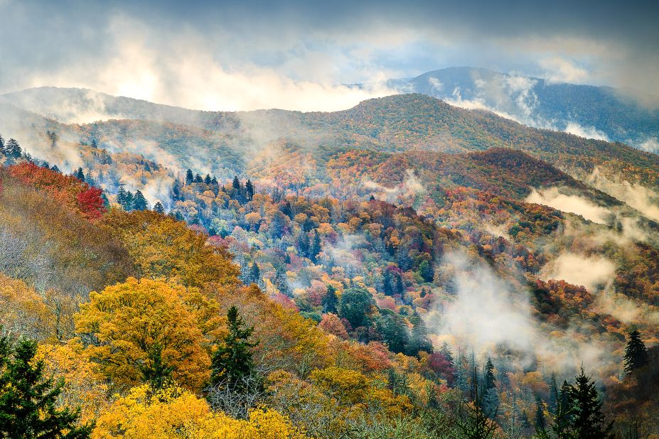 <strong>2. Great Smoky Mountains National Park</strong> (North Carolina and Tennessee): At an elevation of 5,046 feet, Newfound Gap is the lowest drivable pass through the park. And the surrounding scenery is gorgeous.