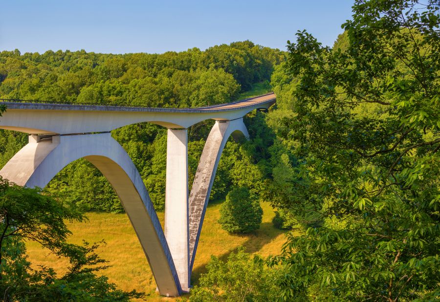 <strong>7. Natchez Trace Parkway</strong> (Mississippi, Alabama and Tennessee): The Natchez Trace Parkway Bridge is a double arch structure near the northern terminus close to Nashville, Tennessee. The 444-mile parkway goes southwest all the way to the historic Mississippi River town of Natchez.