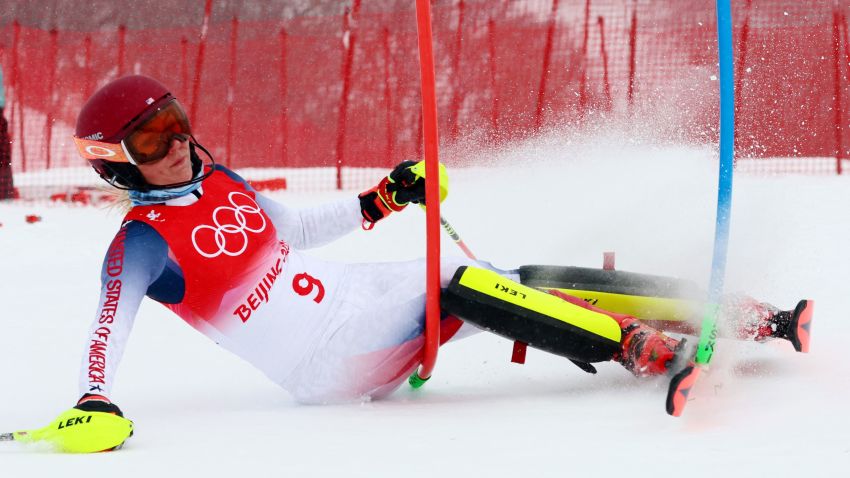 2022 Beijing Olympics - Alpine Skiing - Women's Alpine Combined Slalom - National Alpine Skiing Centre, Yanqing district, Beijing, China - February 17, 2022. Mikaela Shiffrin of the United States falls during her run. REUTERS/Denis Balibouse
