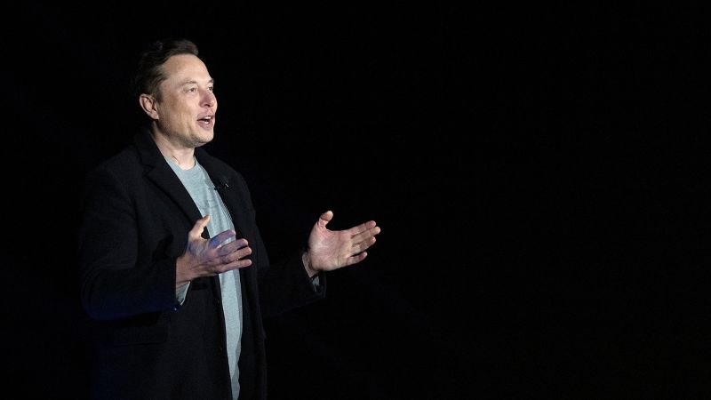 Elon Musk claims Apple has ‘threatened to withhold’ Twitter from its app store | CNN Business