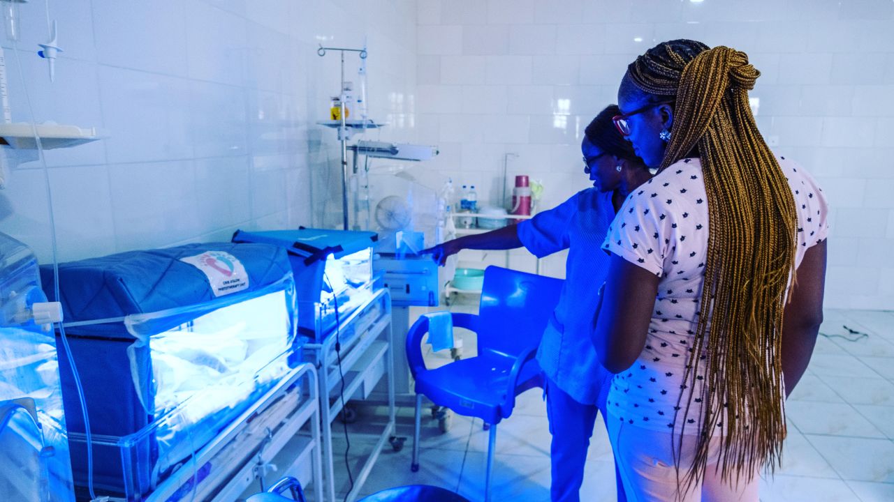 04 crib a glow nigeria jaundice phototherapy