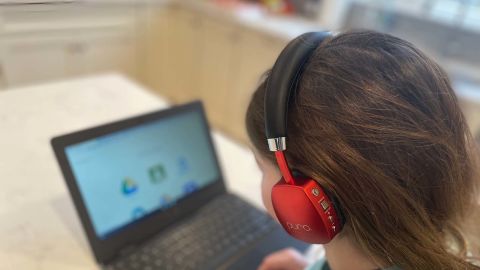 Best kids headphones of 2023 | CNN Underscored Best kids headphones of 2023 | CNN Underscored