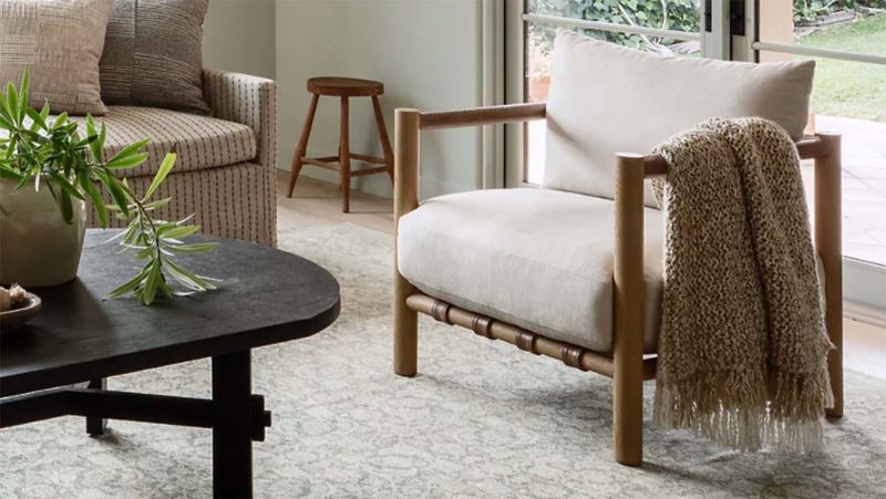 Accent chairs and online table